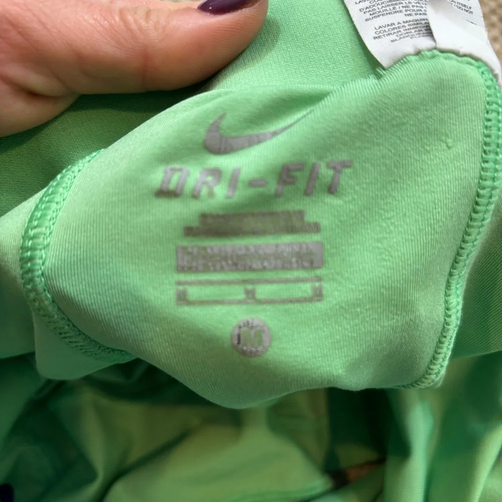 Ladies Nike Dri-Fit Blue‎ and Green Lined Polka Dot Shorts Size Medium
